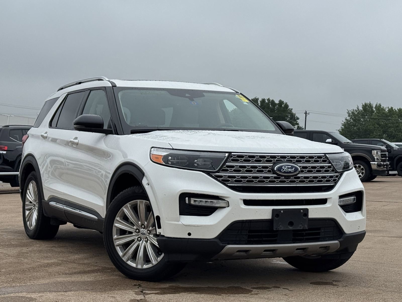 Certified 2022 Ford Explorer Limited w/ Limited Technology Package RWD image 2