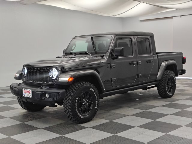 Used 2025 Jeep Gladiator Sport AWD/4WD image 6