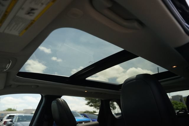 Used 2020 Jeep Cherokee Latitude Plus FWD image 11