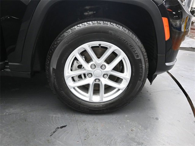 Used 2025 Jeep Grand Cherokee L Laredo w/ Luxury Tech Group I image 31