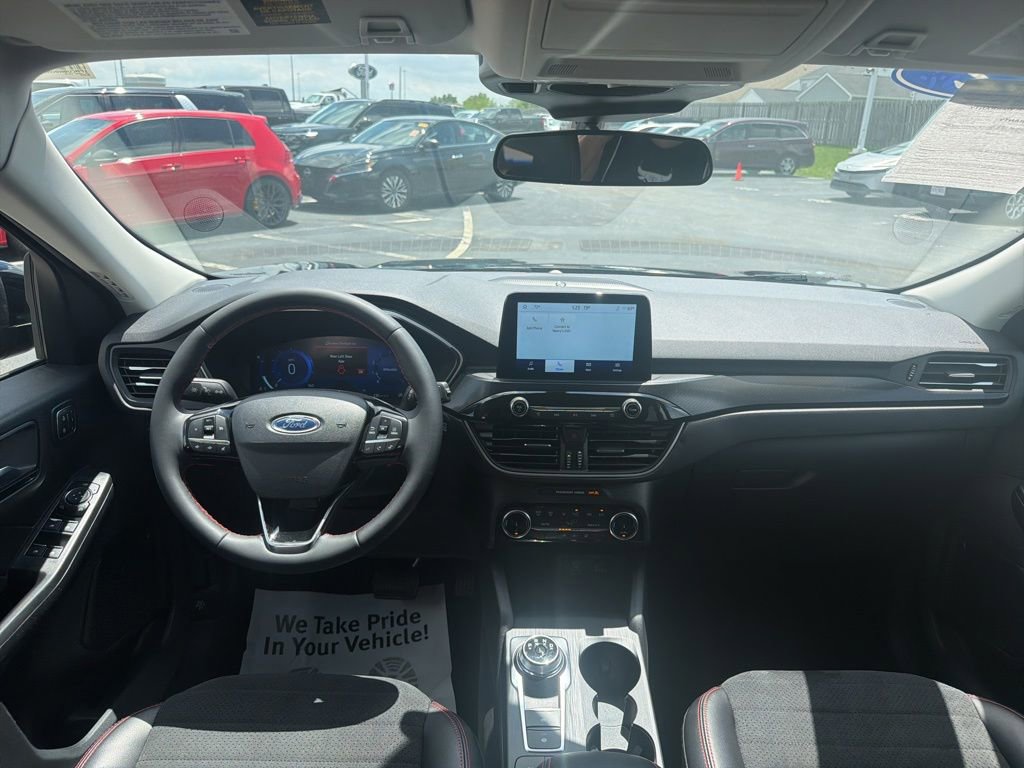 Certified 2022 Ford Escape SEL w/ SEL Stealth AWD Package image 12