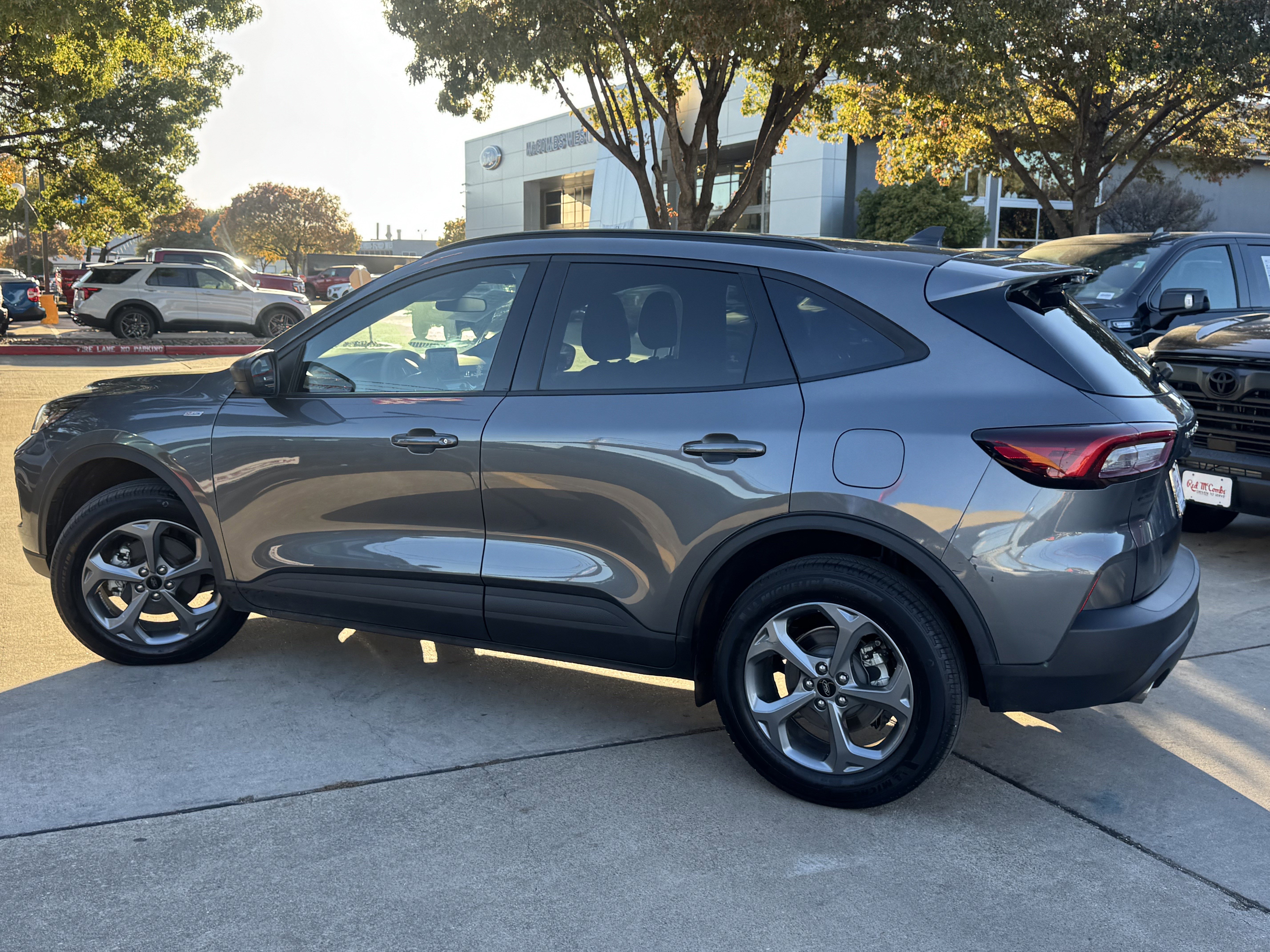 Certified 2025 Ford Escape ST-Line image 6