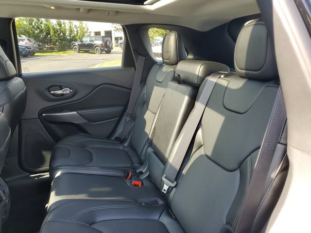 Used 2022 Jeep Cherokee Limited w/ Elite Package AWD/4WD image 31