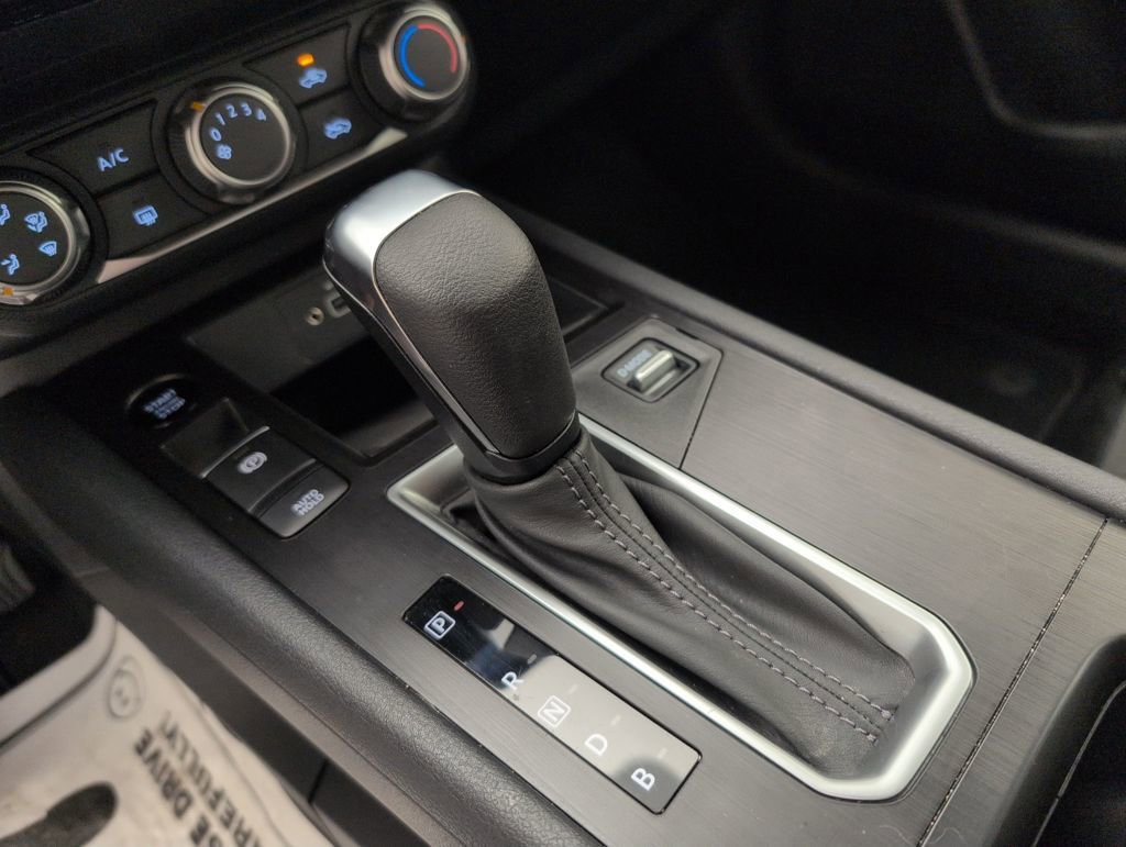 Used 2025 Nissan Kicks S image 32