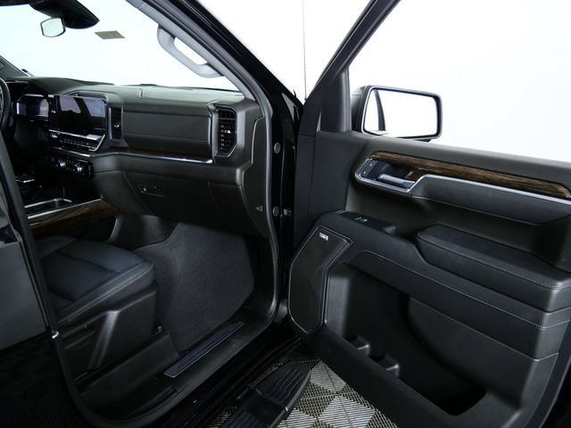 Used 2025 GMC Sierra 1500 Elevation w/ Elevation Premium Package AWD/4WD image 8
