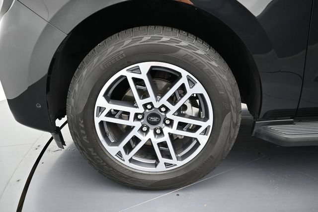 Certified 2025 Ford Expedition Active AWD/4WD image 9