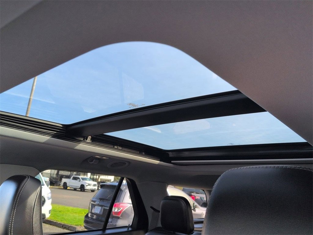 Certified 2023 Ford Explorer XLT w/ Equipment Group 202A image 19