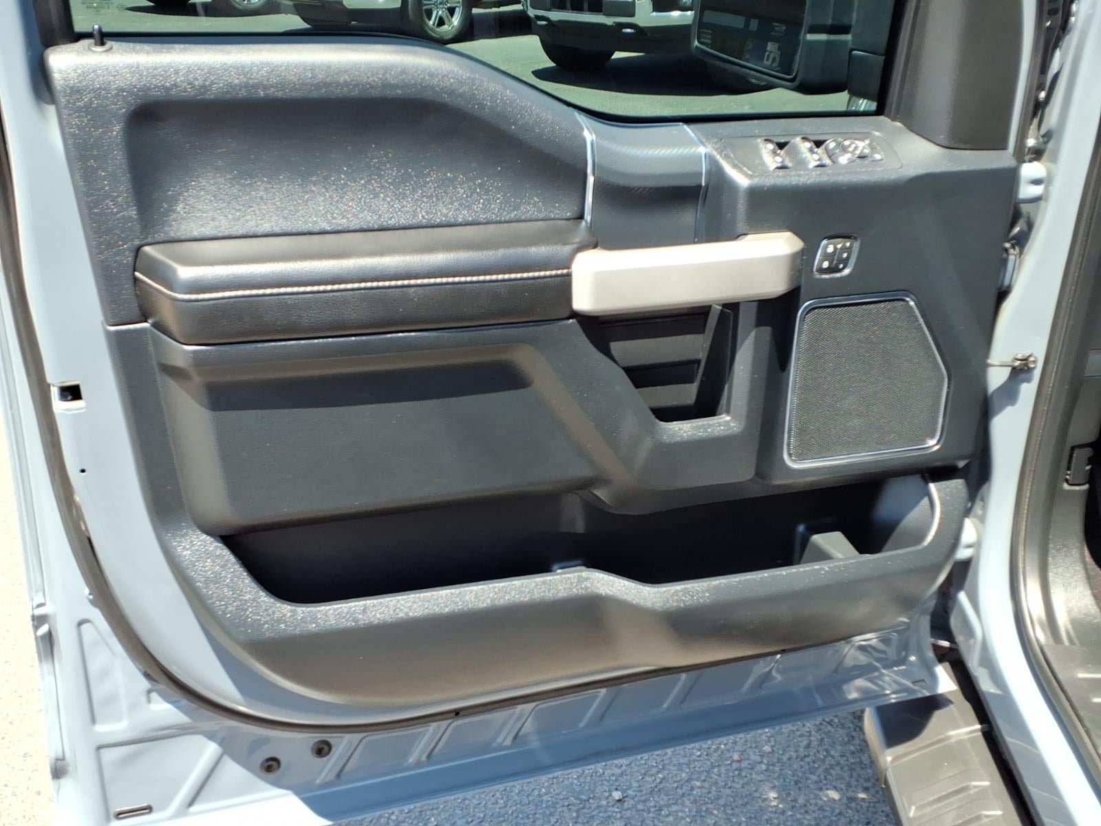 Certified 2019 Ford F150 Lariat w/ Equipment Group 502A Luxury AWD/4WD image 21