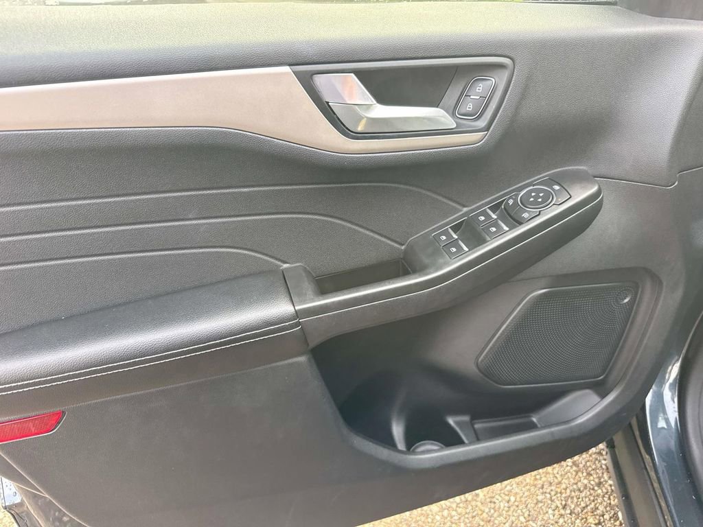 Certified 2022 Ford Escape SEL image 21