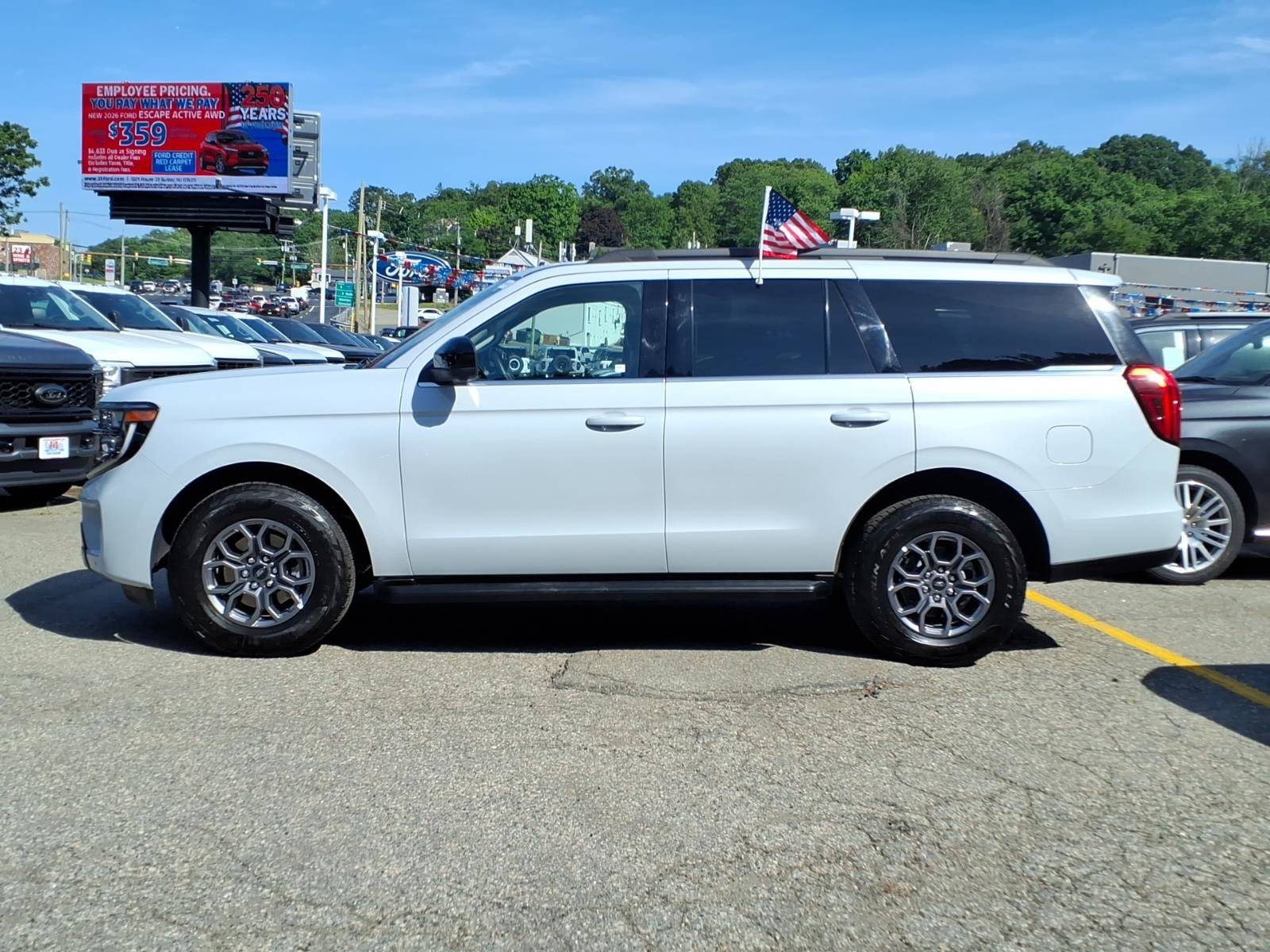 Certified 2025 Ford Expedition Active AWD/4WD image 5