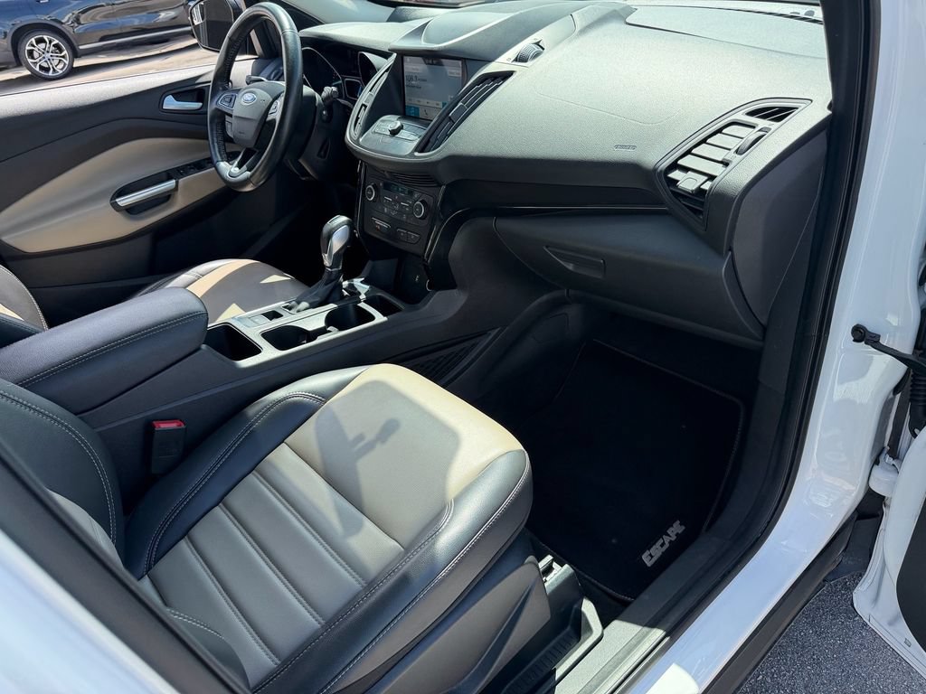 Certified 2019 Ford Escape SEL FWD image 18