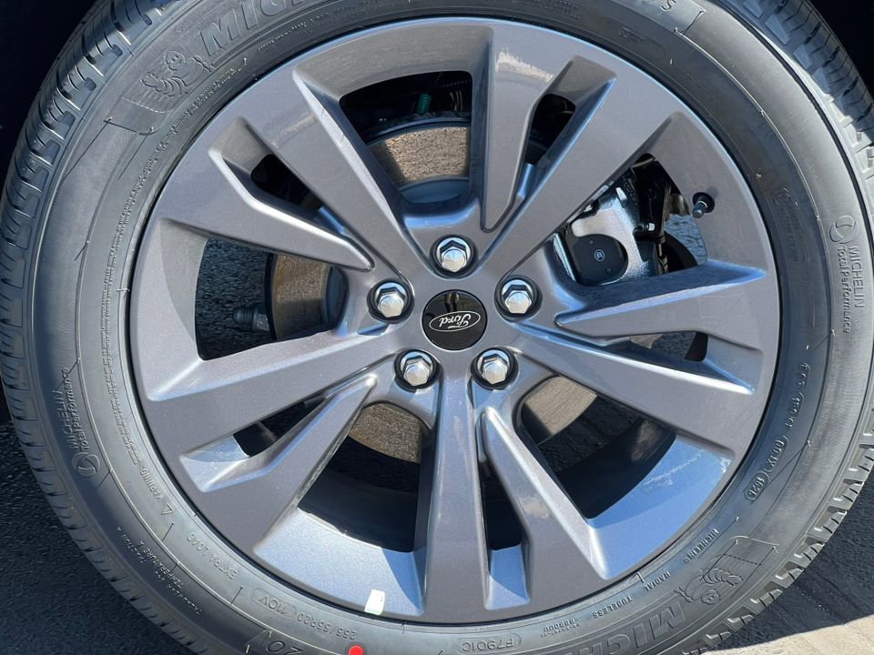 Certified 2024 Ford Explorer XLT w/ Equipment Group 202A AWD/4WD image 7