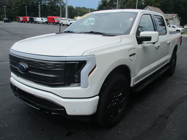 Certified 2022 Ford F150 Lightning Lariat AWD/4WD image 4
