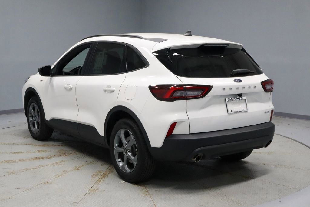 Certified 2025 Ford Escape ST-Line w/ Tech Pack #1 AWD/4WD image 10