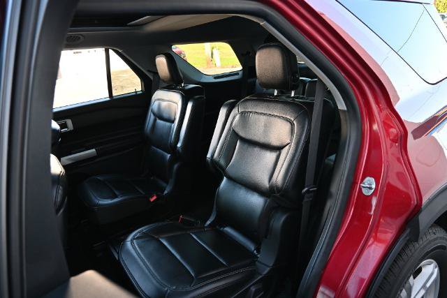 Certified 2020 Ford Explorer XLT w/ Equipment Group 202A AWD/4WD image 29