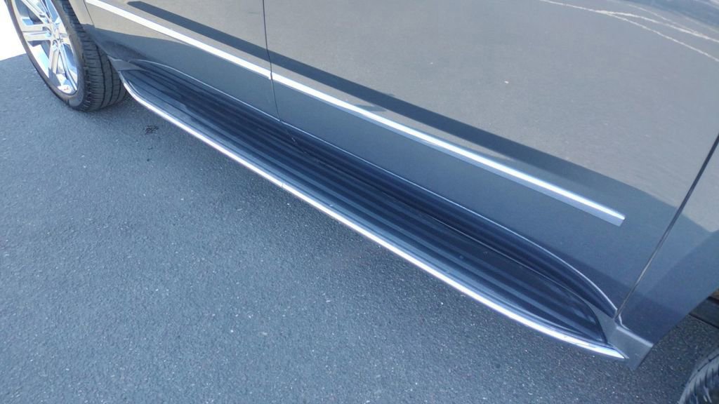 Used 2019 GMC Yukon XL Denali w/ Open Road Package AWD/4WD image 10