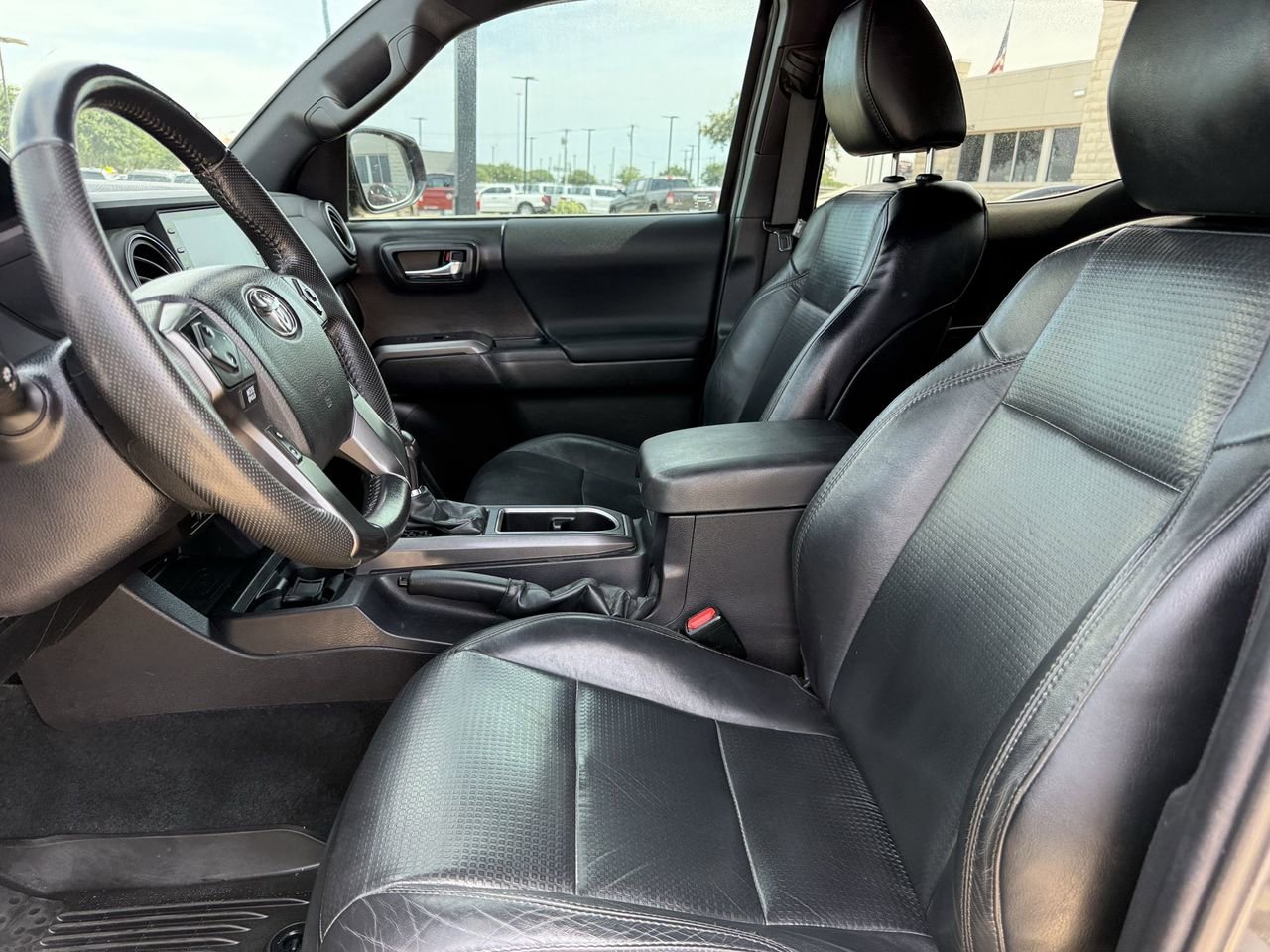 Used 2022 Toyota Tacoma TRD Off-Road w/ TRD Premium Off Road Package AWD/4WD image 26
