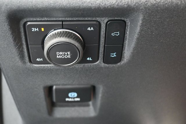 Certified 2025 Ford Expedition Active AWD/4WD image 15