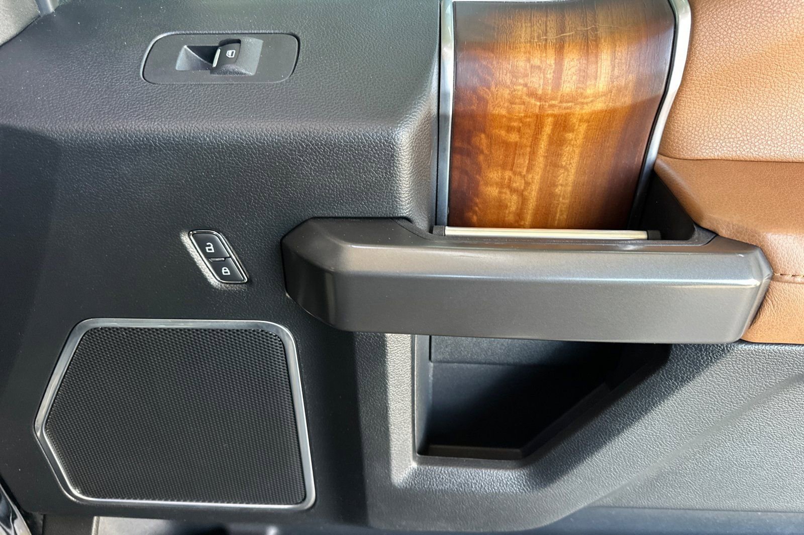 Certified 2017 Ford F150 Limited w/ Trailer Tow Package image 17