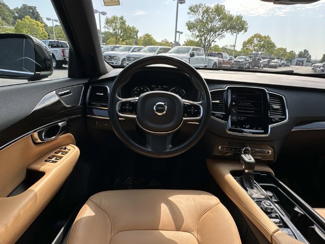 Used 2018 Volvo XC90 T6 Momentum w/ Convenience Package AWD/4WD image 5