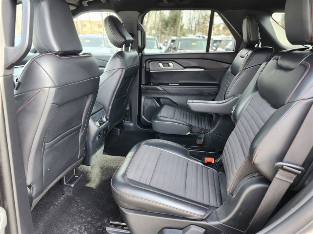 Certified 2025 Ford Explorer ST-Line image 16