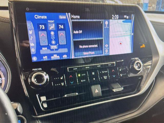 Used 2021 Toyota Highlander Platinum image 19