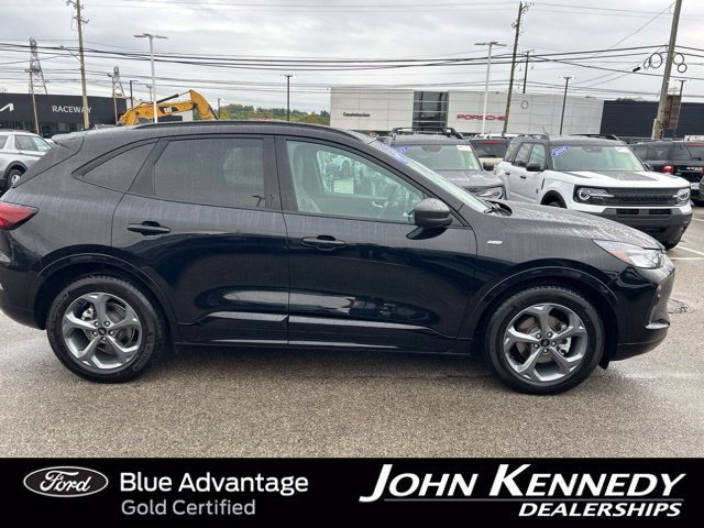 Certified 2023 Ford Escape ST-Line w/ Tech Pack #1 FWD image 6