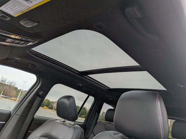 Used 2025 Jeep Grand Cherokee Limited w/ Black Appearance Package image 26