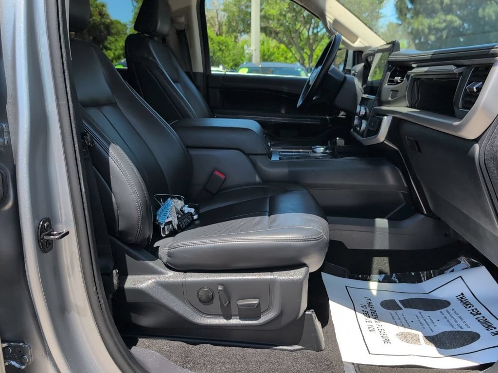 Certified 2024 Ford Expedition XLT RWD image 15