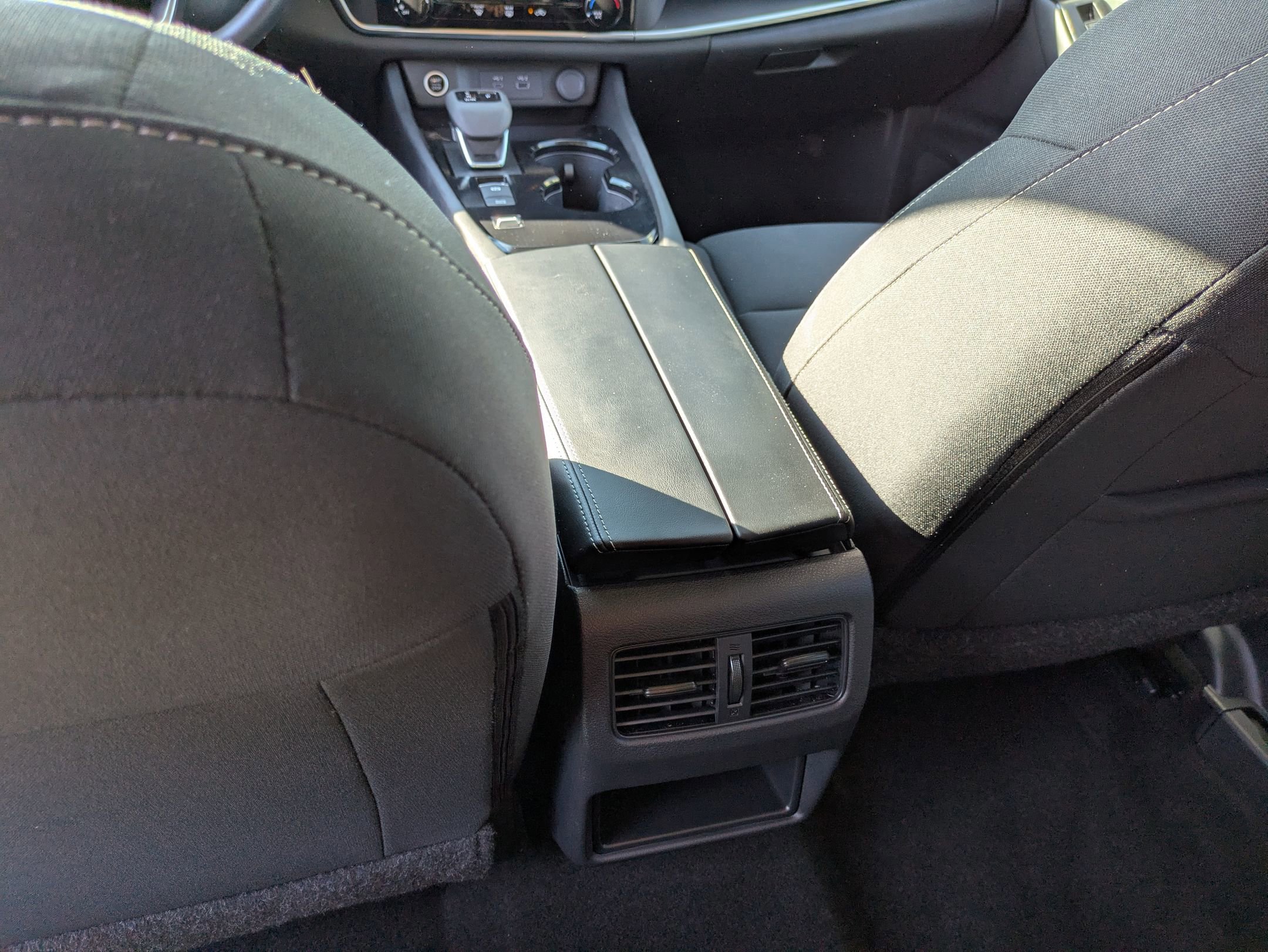 Used 2023 Nissan Rogue S image 30