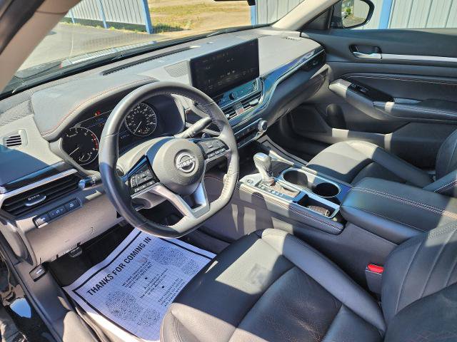 Used 2023 Nissan Altima 2.5 SR w/ SR Premium Package FWD image 11