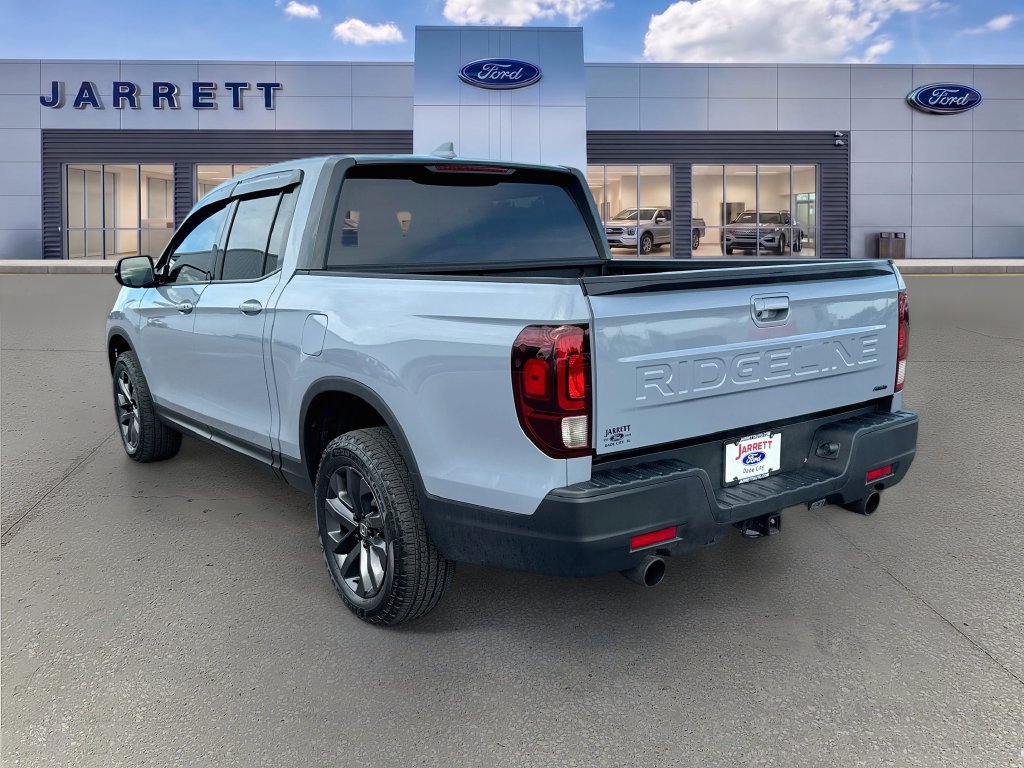 Used 2025 Honda Ridgeline Sport image 5