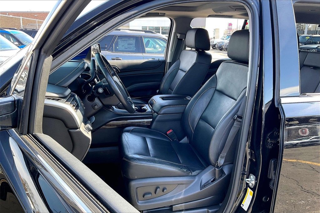 Used 2018 Chevrolet Tahoe LT w/ LT Signature Package image 23