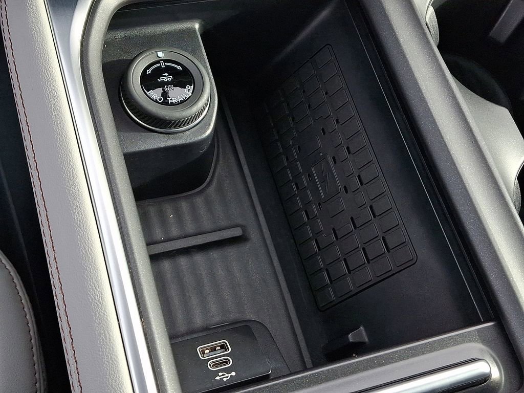 Certified 2025 Ford Expedition Active image 25