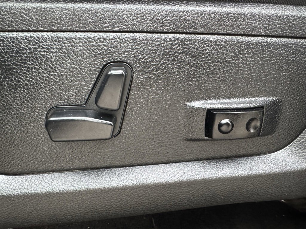 Used 2017 RAM 1500 Rebel w/ Luxury Group image 29