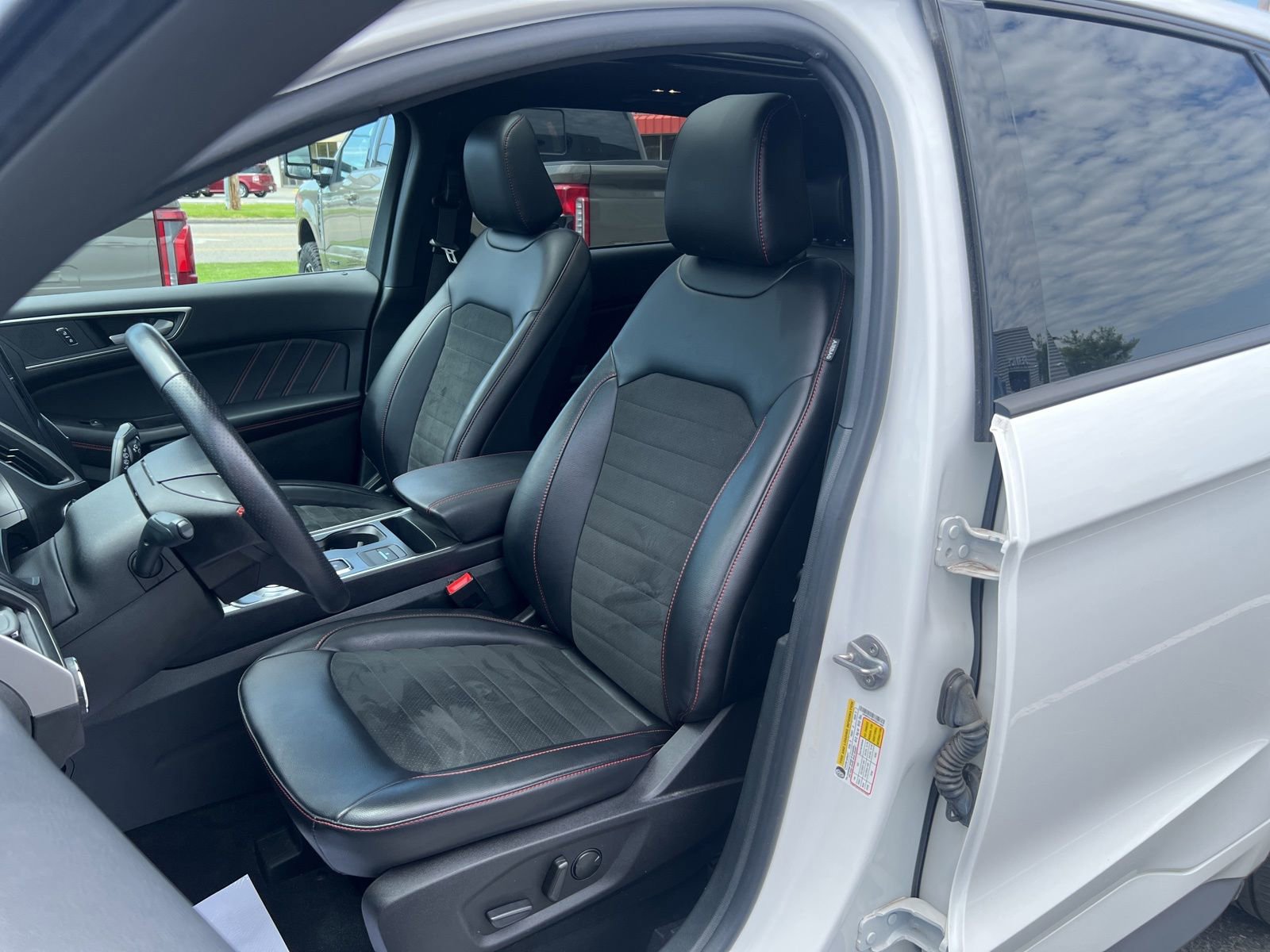 Certified 2023 Ford Edge ST-Line AWD/4WD image 24