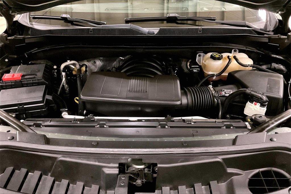 Used 2023 Chevrolet Suburban Premier image 12