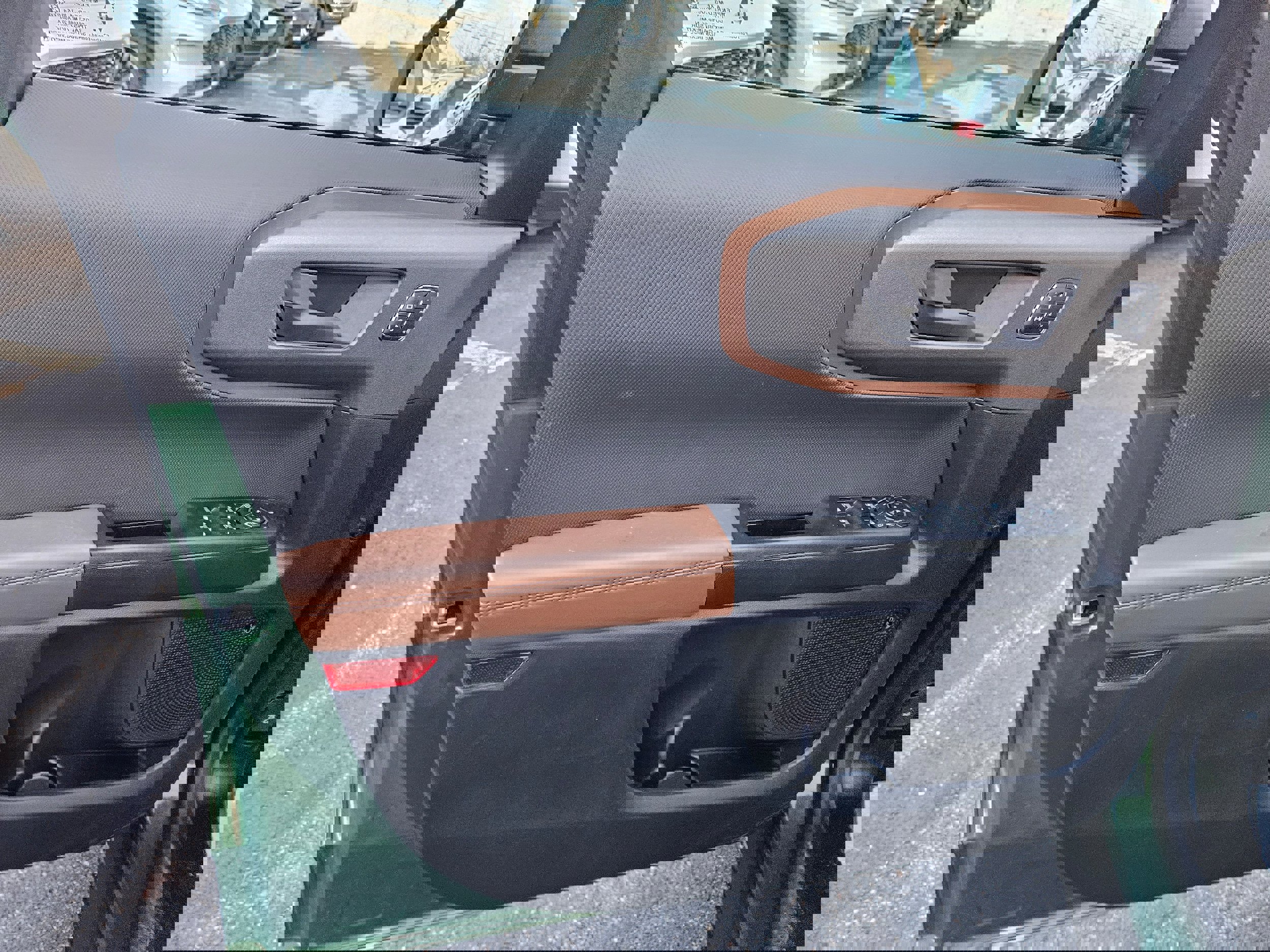 Certified 2025 Ford Bronco Sport Outer Banks w/ Outer Banks Tech Package+ image 16