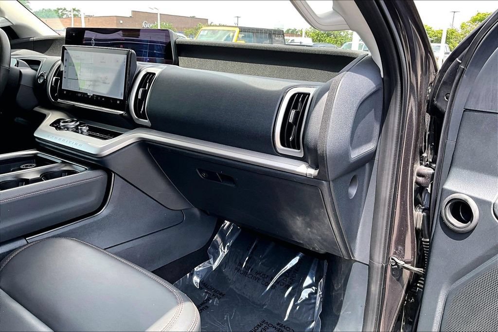 Certified 2025 Ford Expedition Max Active AWD/4WD image 15