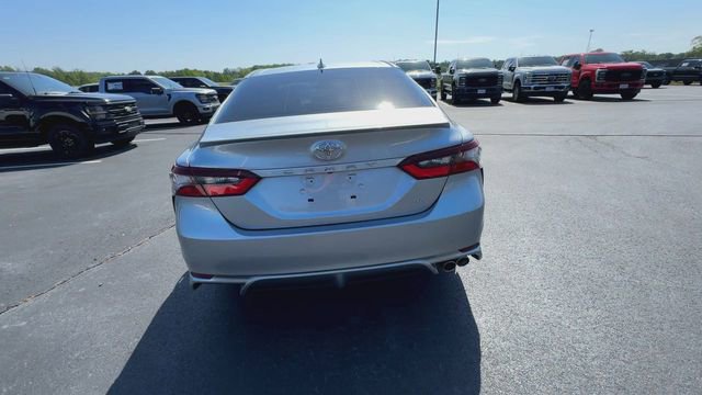 Used 2022 Toyota Camry SE FWD image 5