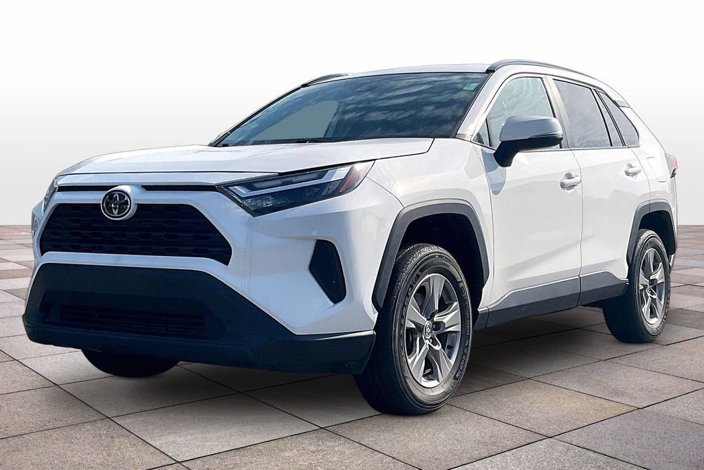 Used 2024 Toyota RAV4 XLE FWD image 12