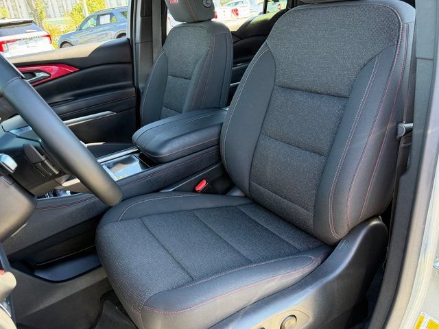 Used 2024 Chevrolet Traverse Z71 w/ Enhanced Driving Package AWD/4WD image 8
