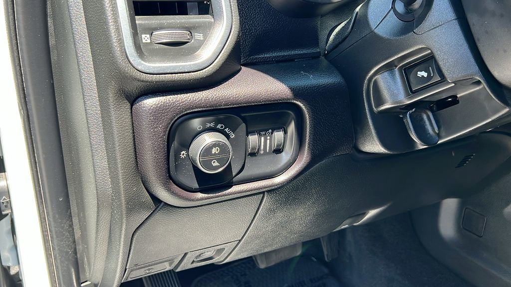 Used 2022 RAM 2500 Laramie AWD/4WD image 13