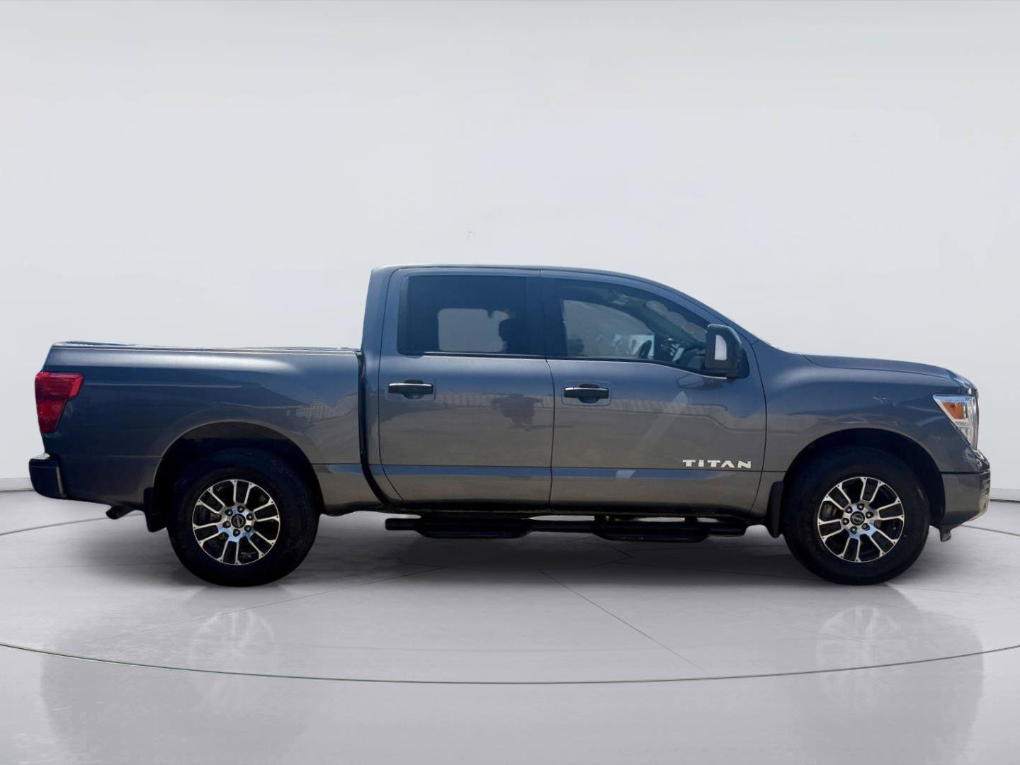 Used 2024 Nissan Titan SV w/ SV Convenience Package AWD/4WD image 2