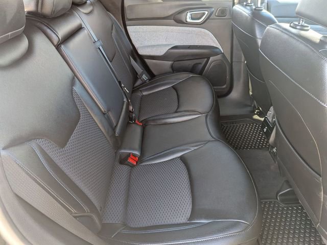 Used 2025 Jeep Compass Latitude w/ Sun & Sound Group AWD/4WD image 30