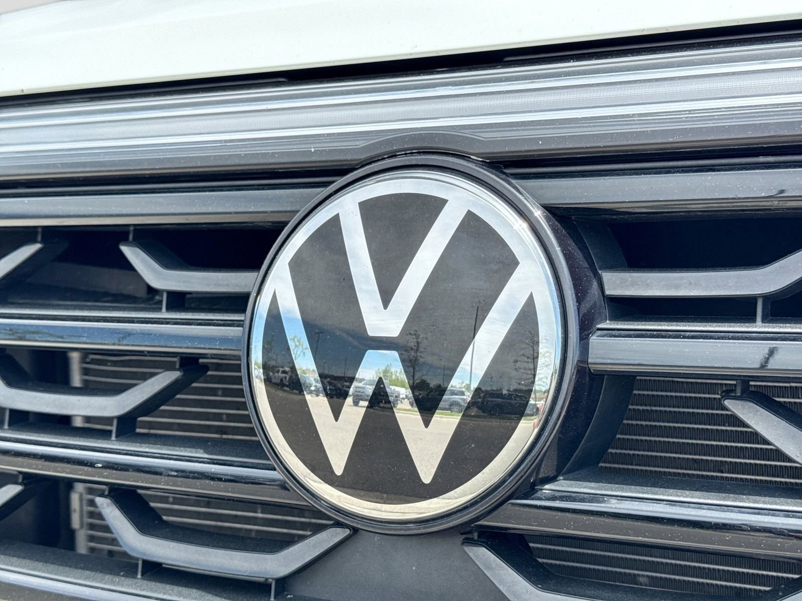 Used 2024 Volkswagen Atlas Cross Sport SE AWD/4WD image 14