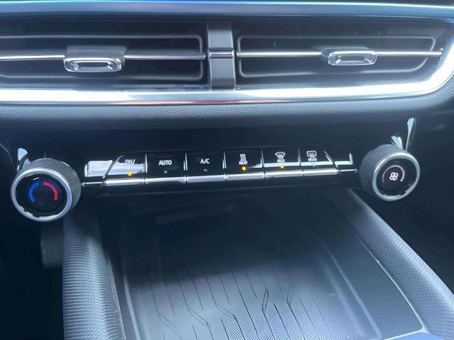 Used 2024 Chevrolet Equinox EV LT FWD image 28