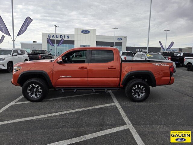 Used 2018 Toyota Tacoma TRD Off-Road w/ Technology Package RWD image 4