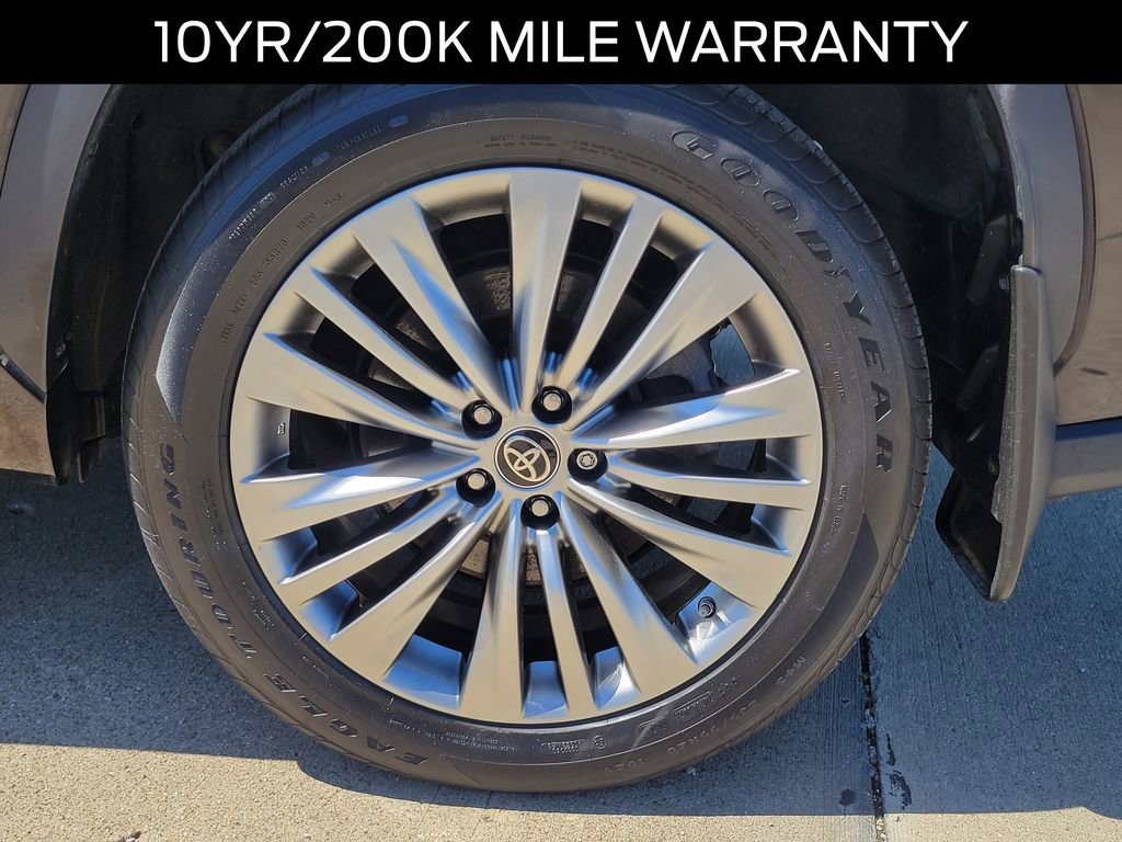 Used 2022 Toyota Highlander Platinum AWD/4WD image 5
