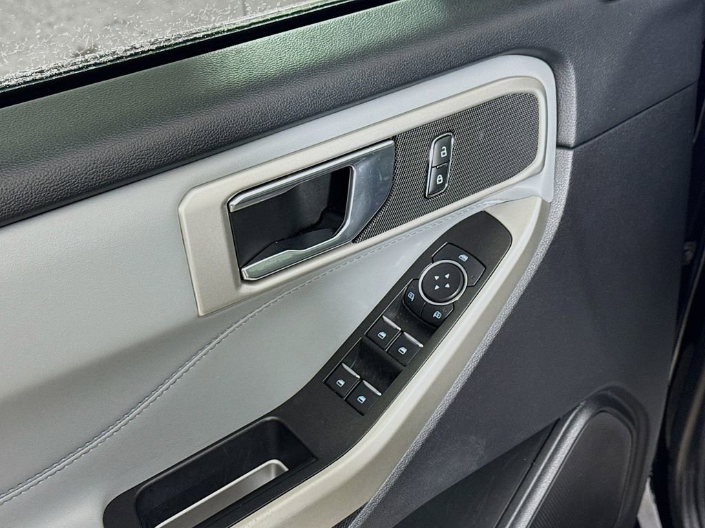 Certified 2022 Ford Explorer XLT w/ Equipment Group 202A image 18